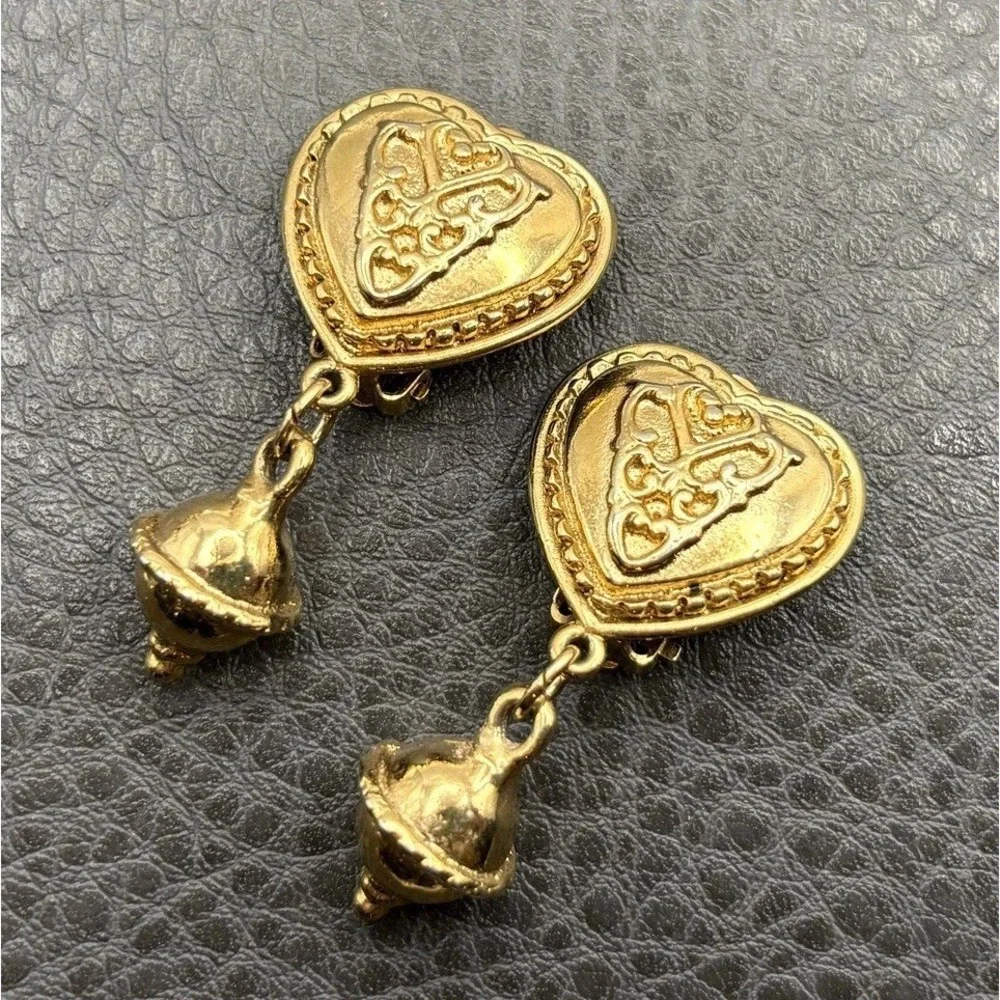 Vintage 80s Chunky Ornate Heart Drop Dangle Bead Clip On Earrings Gold Tone